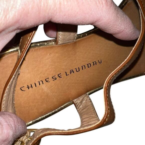 Chinese Laundry Womens Size 8.5 Beaded Toe Sandals Brown Ankle Strap Flats - Picture 4 of 7